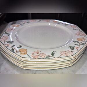 5 Wedgwood Porcelain Plates in the "Carmel" pattern, octagonal design, ENGLAND
